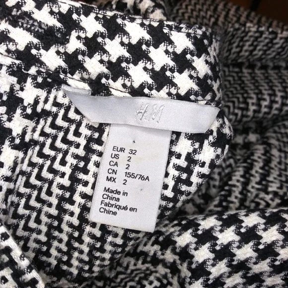 H&M Retro Style Black & White Houndstooth Sequinned Swan Brooch Sheath Dress - Picture 10 of 12